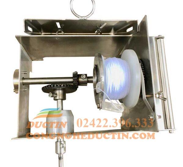 Bo-banh-rang-may-buoc-xuc-xich-quay-tay Bo-banh-rang-may-buoc-xuc-xich-quay-tay